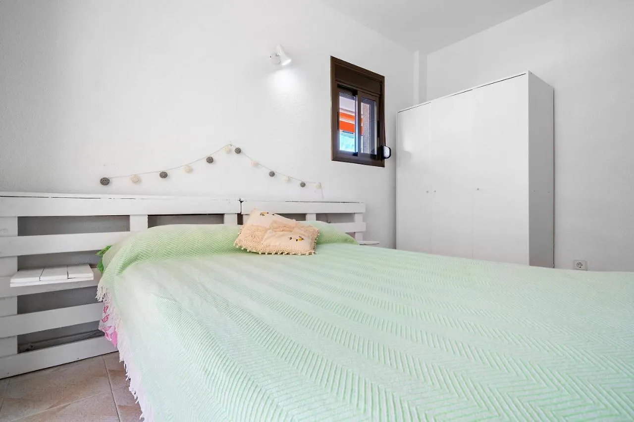 Ideal Familias Apartment La Pineda 0*,